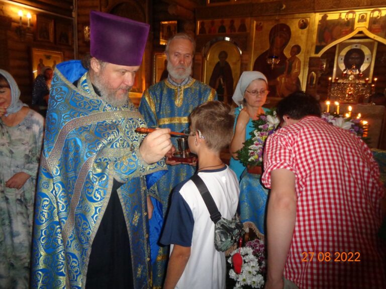 Канун праздника Успения Пресвятой Богородицы.
